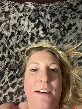 sweetkacibaby online show from April 10, 1:28 pm