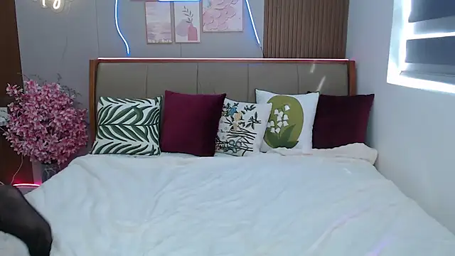 Carammelstorm online show from April 20, 1:30 am