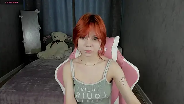 Loly Cuttie online show from April 16, 1:17 am