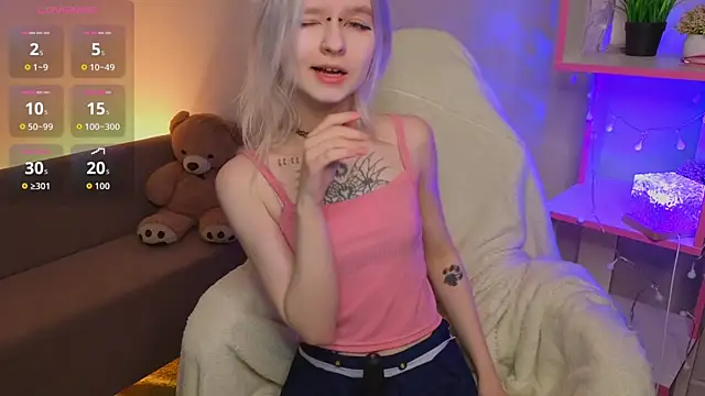 Mary Wester online show from April 11, 12:50 am