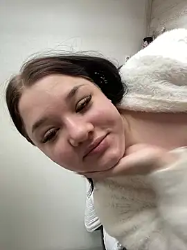 Kathy 1una online show from April 6, 8:15 am