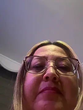 Martinacurvy  online show from April 14, 12:54 am