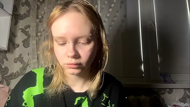 KrystenHoye online show from April 8, 6:15 am