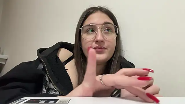 Annnna  online show from April 19, 6:10 pm