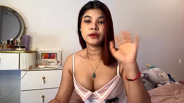 DreamyDDesiress online show from April 18, 2:36 am