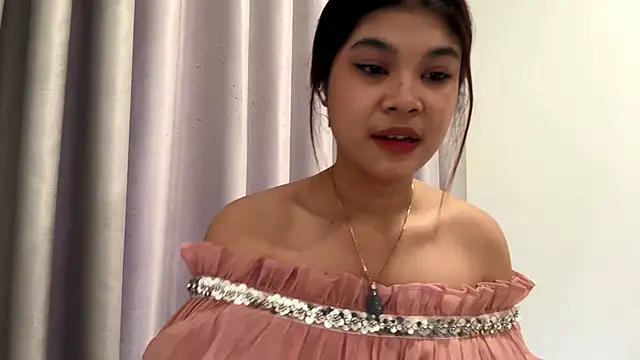 DreamyDDesiress online show from April 19, 5:18 am