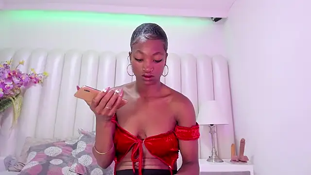 VioletBlom online show from April 15, 5:13 pm