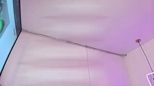 scarlett turner  online show from April 1, 1:12 pm