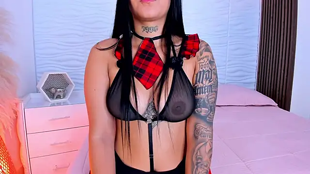 TifannySommers online show from March 29, 9:14 pm