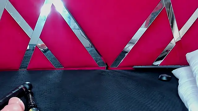 Helenaht online show from April 3, 1:42 pm