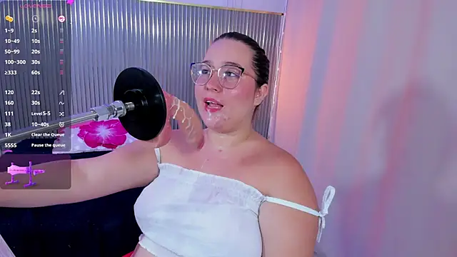 yousweet chloe online show from July 18, 3:32 am