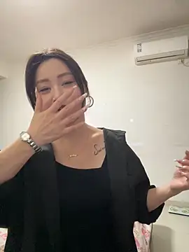 Huihui 518 online show from April 17, 8:05 am