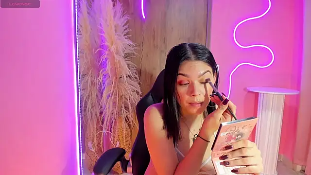 MadelinSharapova online show from April 18, 4:48 am