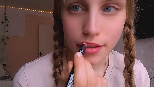 EveCoutch online show from April 17, 11:34 am