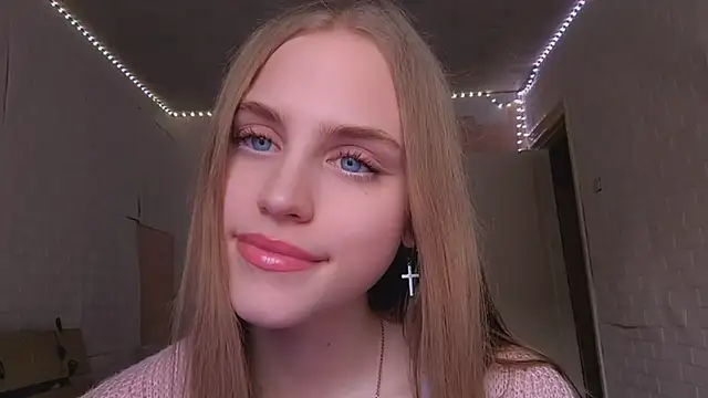 EveCoutch online show from April 4, 11:42 am