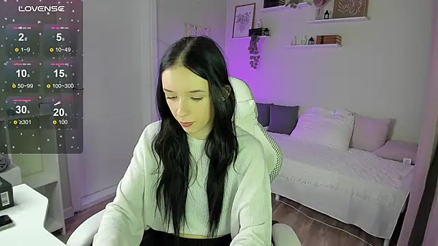 AnnaOddy online show from April 13, 8:15 am