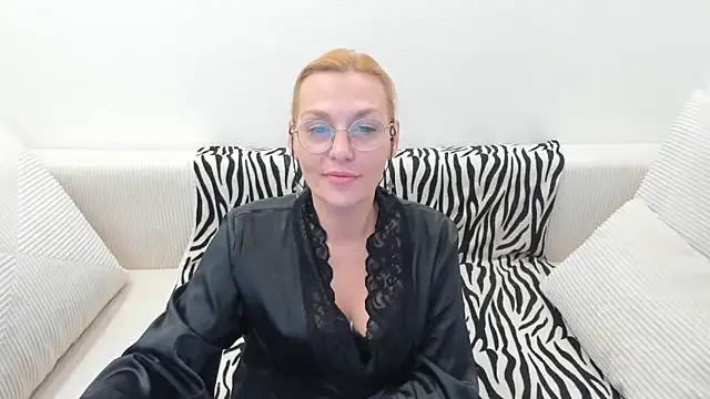 OeigesMik online show from April 18, 11:13 am