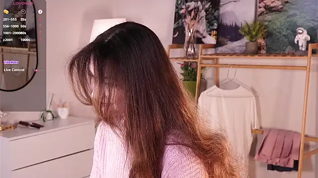 CherlyGuss online show from April 16, 3:40 am