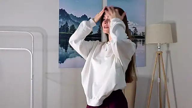 CherlyGuss online show from March 30, 5:07 am