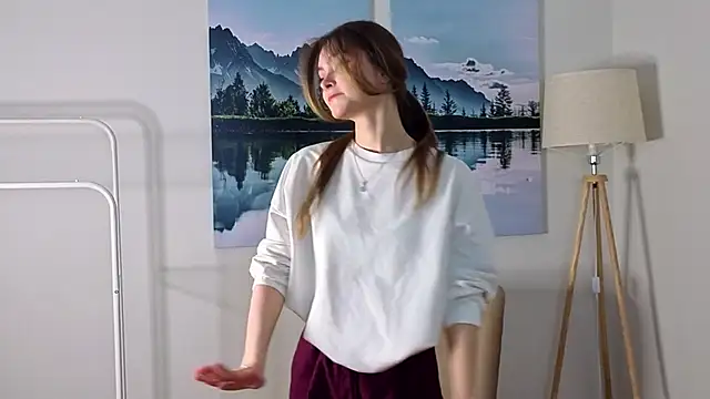 CherlyGuss online show from March 31, 9:09 am