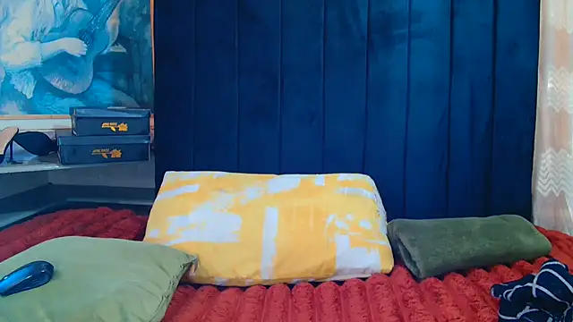 CaramelCandyxx online show from July 15, 6:18 am