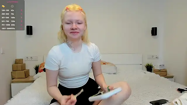 EIanorPuglia online show from April 15, 4:57 am