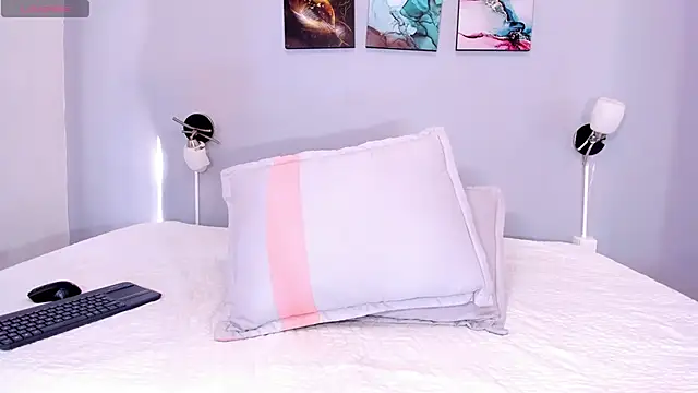 Amy Jhonnes online show from April 17, 9:50 pm