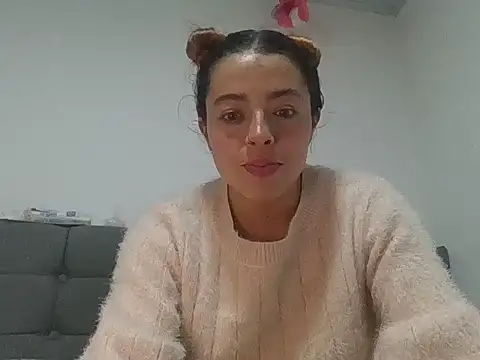 cattleya Louise online show from April 18, 3:53 am