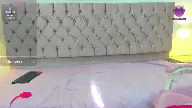 tiffany  ray1 online show from April 3, 1:53 pm