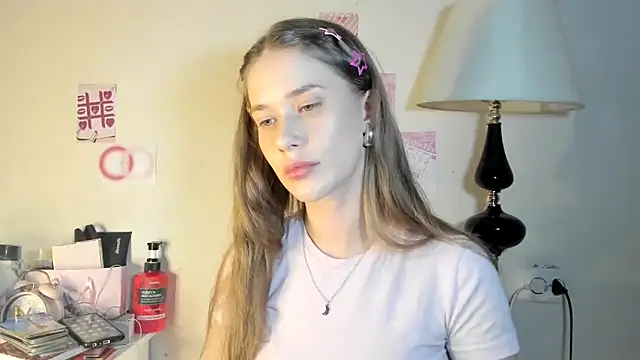 chloesweetbby online show from April 11, 9:51 pm