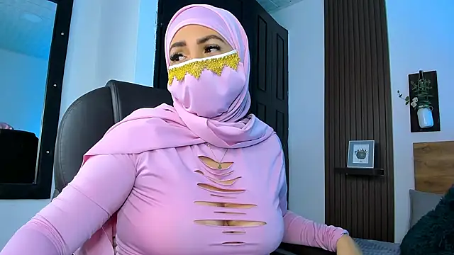 Nailea   online show from April 11, 2:28 am