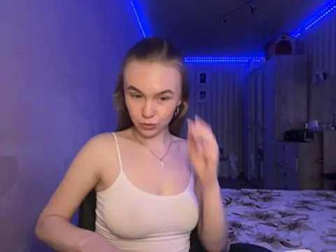 melissashineeee online show from April 16, 11:54 am