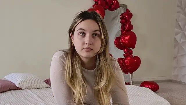 Lilly Eyes online show from March 31, 1:33 pm