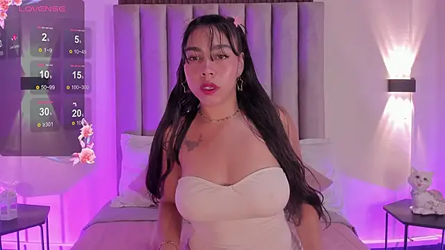 Valentina-Garciia online show from April 10, 12:22 pm