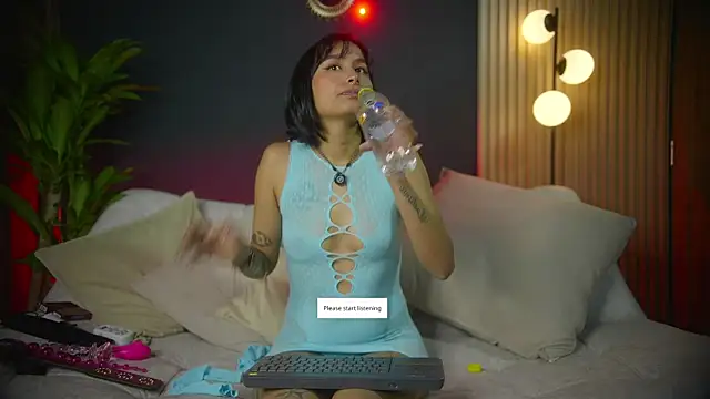 charlottehershel02 online show from April 9, 3:20 am