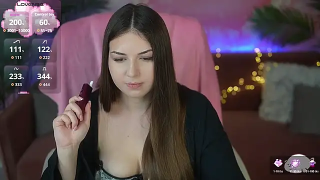 LindsyRawr online show from May 25, 7:46 pm