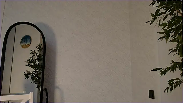 SecretTiny online show from April 5, 1:59 am