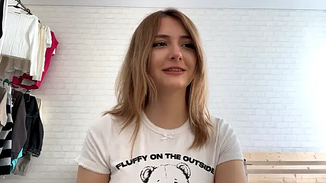 CassiPlacido online show from April 2, 8:45 am