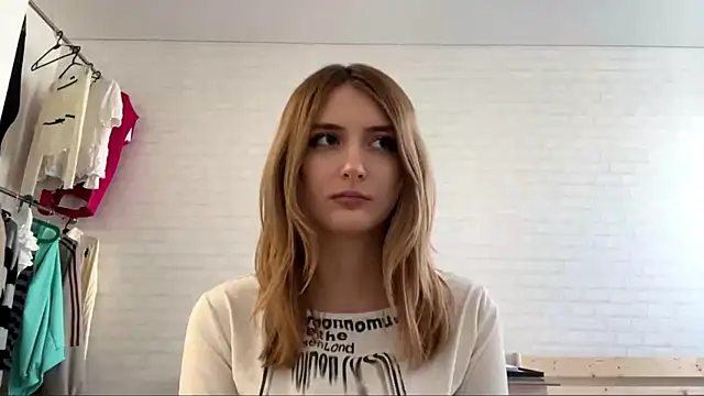 CassiPlacido online show from April 10, 2:23 pm