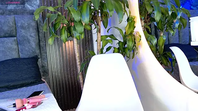 Amaia aa  online show from April 18, 7:58 pm