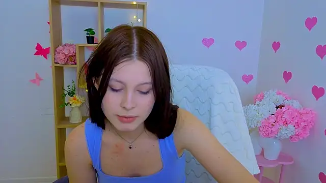 EvaOnyx online show from April 15, 11:11 am