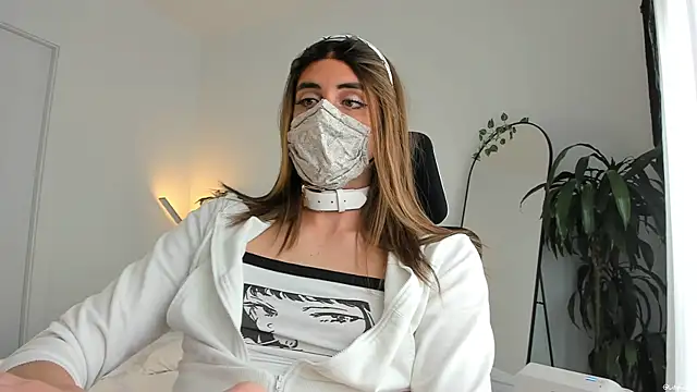 LilyReina online show from April 20, 6:22 pm