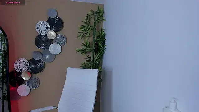 crystal arlette  online show from April 15, 7:58 pm