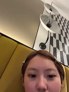 zhuzhu8023 online show from April 24, 6:00 pm