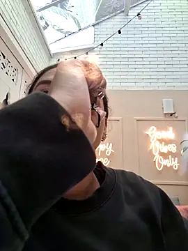 scarlett  2 online show from April 14, 9:37 pm