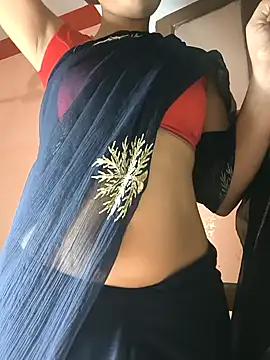 Curvy Sanaya online show from April 19, 7:05 pm