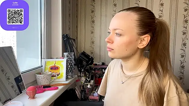 LolaZola online show from April 17, 7:21 am