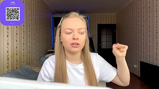 LolaZola online show from April 18, 8:06 am