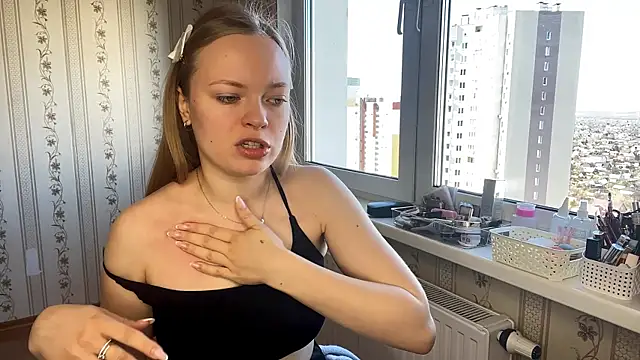 LolaZola online show from April 5, 7:29 am