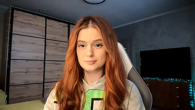 FoxyEmma online show from April 5, 3:11 pm